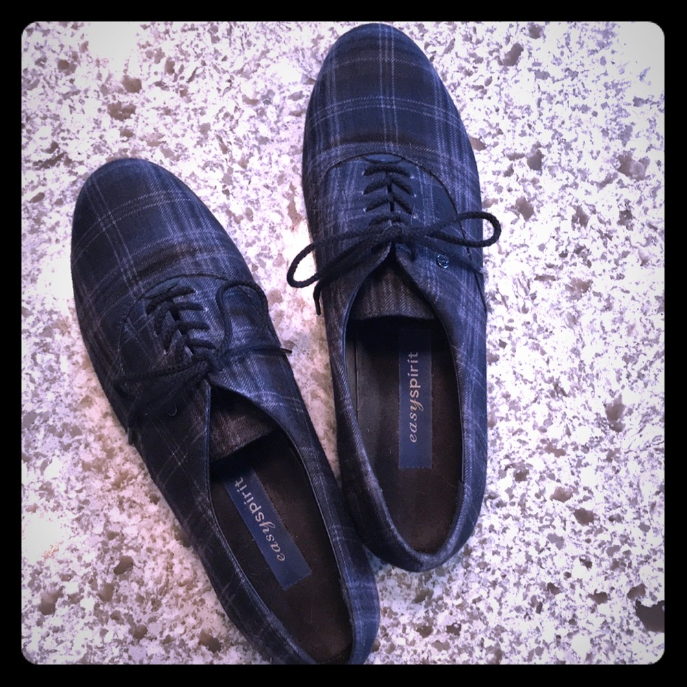 Easy Spirit Lace-up Flats